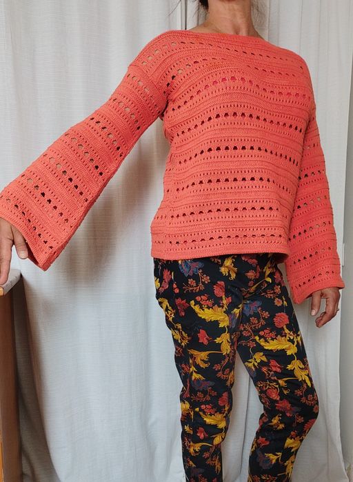 Sweter  letni,  ażurowy