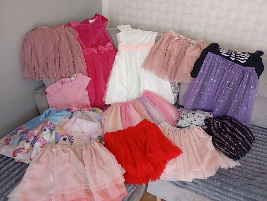 Sukienki, spódniczki