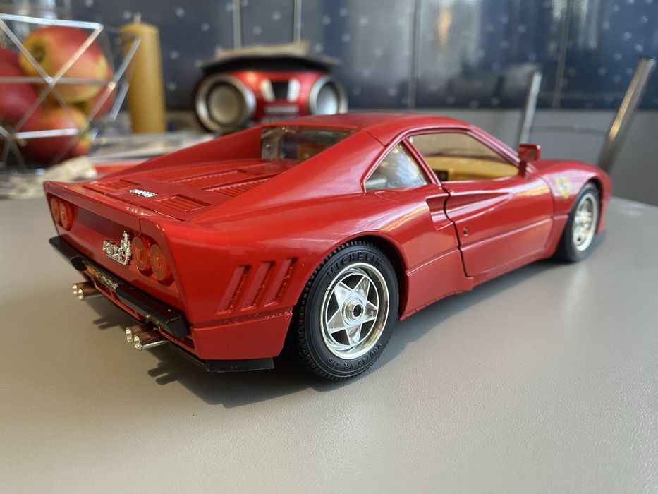 Ferrari 288 GTO 1:18 Bburago Made in Italy