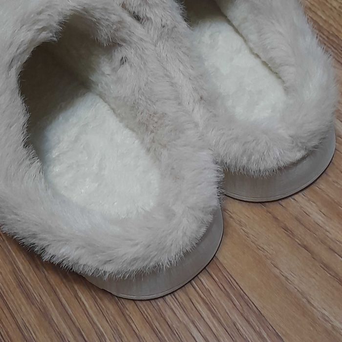 Домашние тёплые тапочки.