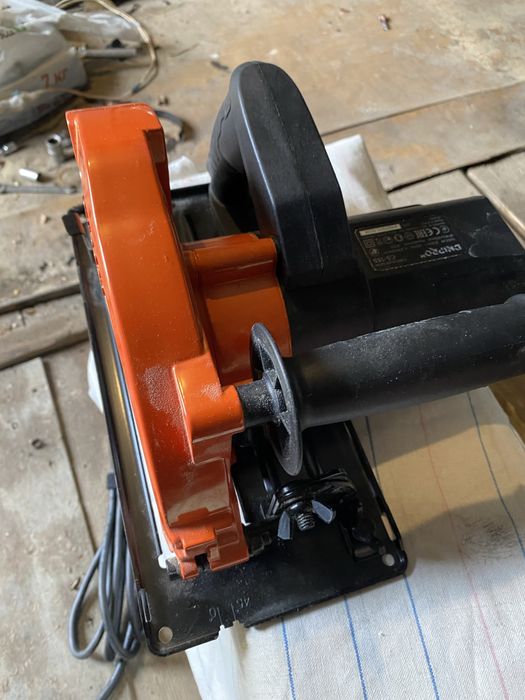 Срочно! Циркулярная пила днипро м новая