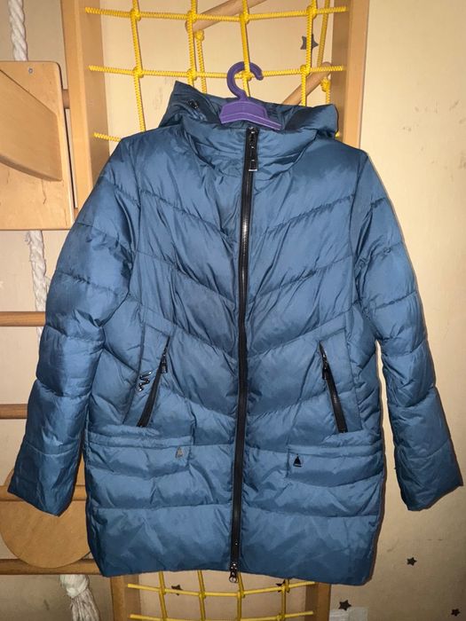 Жіночий зимовий пуховик