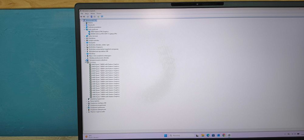 Dell Alienware M17 R5 17", Ryzen 7 6800H, RTX 3070Ti 8GB, 16GB Ram, 1TB dysk