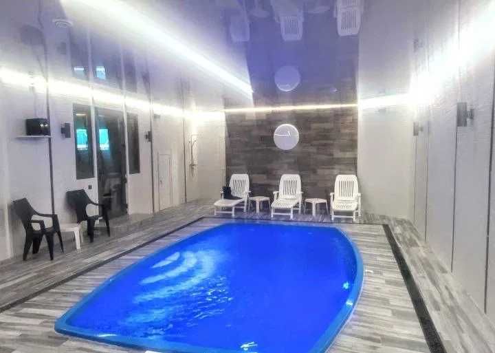 Подобова аренда будинку.Софіївська Борщагівка.Басейн.Банька!