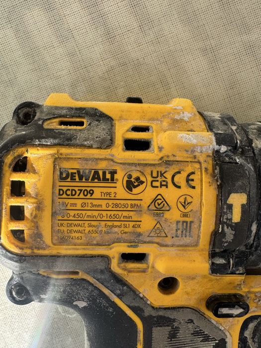 Безщітковий Dewalt dcd709