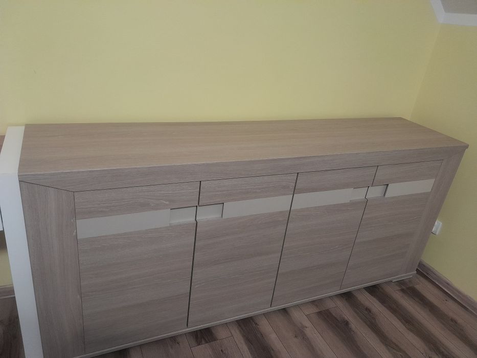 Sprzedam komodę     .