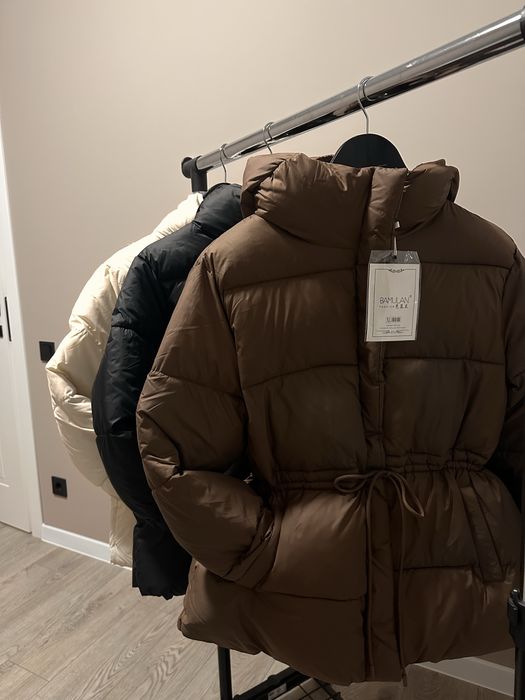 Нова куртка пуфер жіноча демісезонна на завязках коричнева молочна