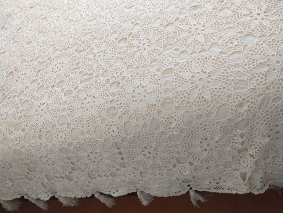 Colcha em croché feita á mão 3.10x2.40 mt