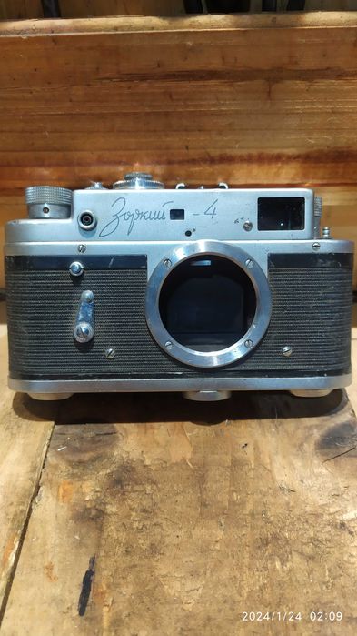 Продам старые фотоаппараты, и в наличие практически новый палароид