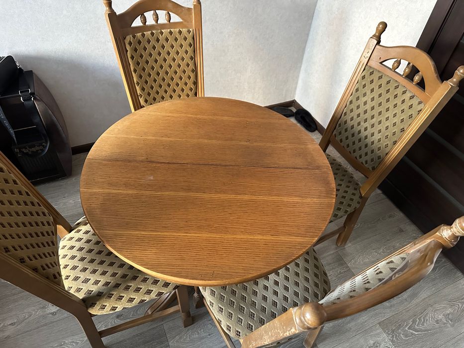 Продамо стіл і стільці