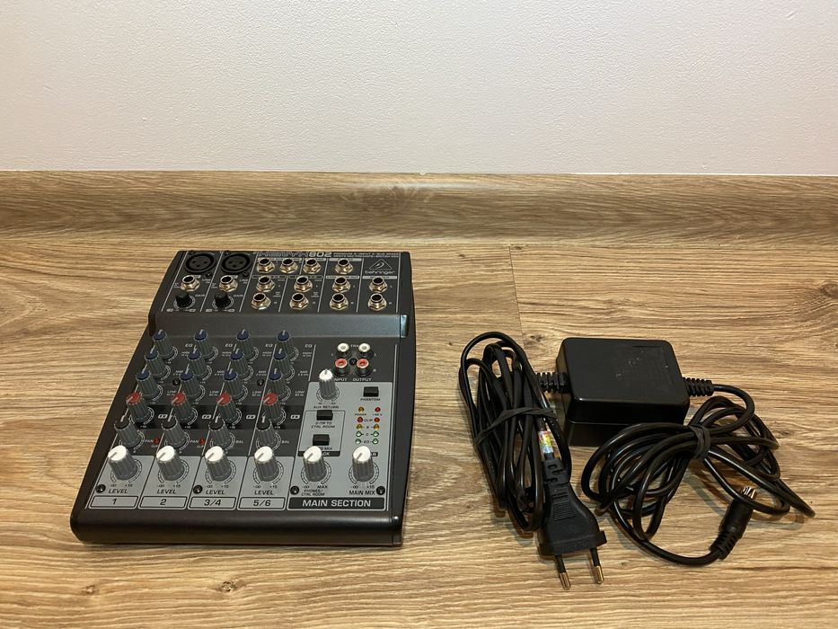 Behringer XENYX 802 mikser analogowy + oryginalny
