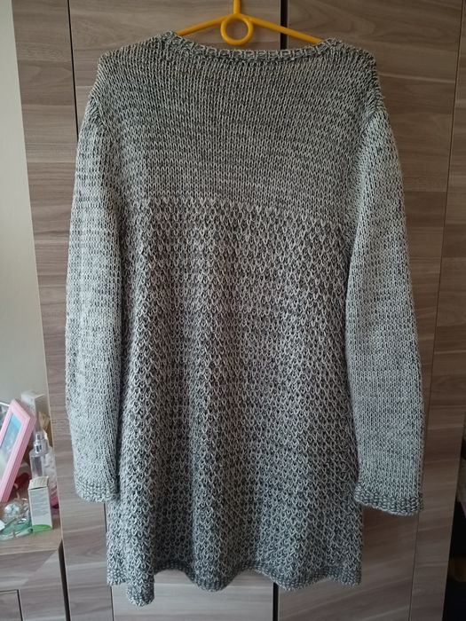 Sweter długi do kolan narzuta