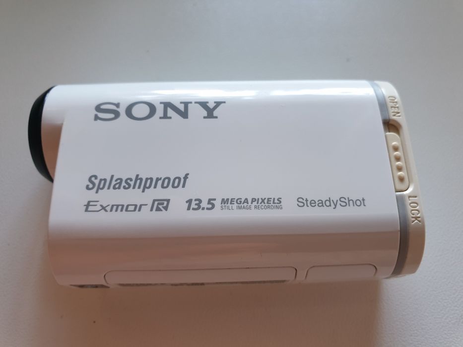 Екшн-камера Sony HDR-AS100V + комплект аксесуарів