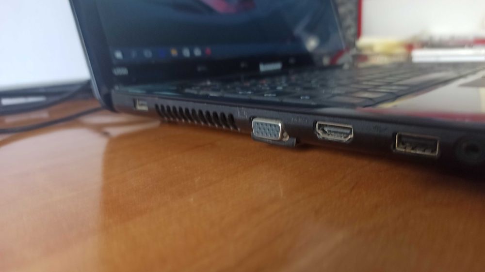 Laptop LENOVO do pracy,nauki i zabawy.