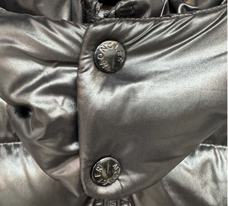 Жилетка Moncler глянцева чорна