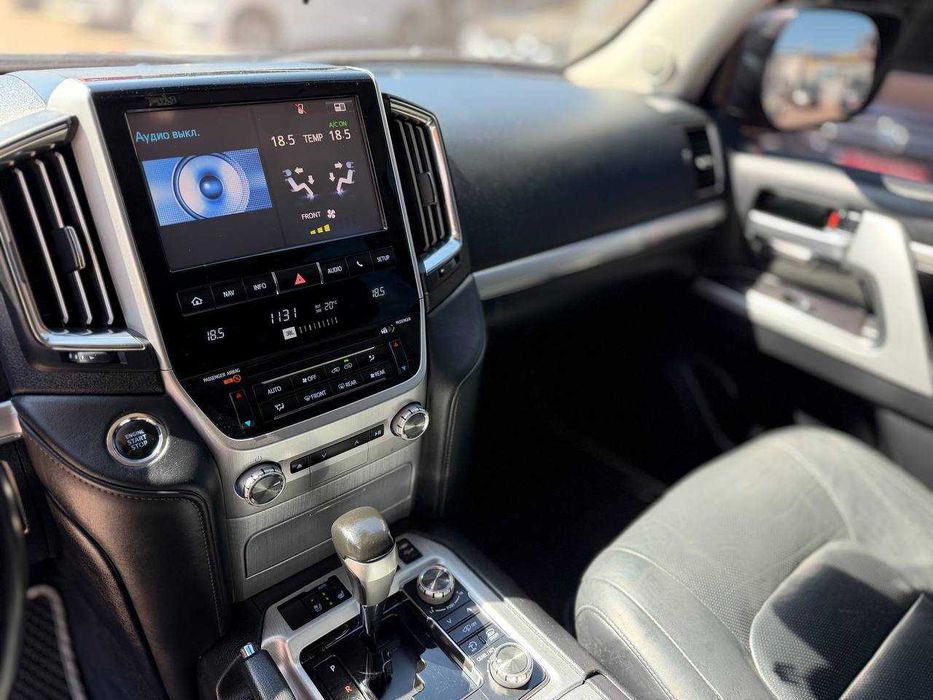 Toyota Land Cruiser 200