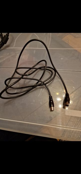 Kable do komputera I TV 3