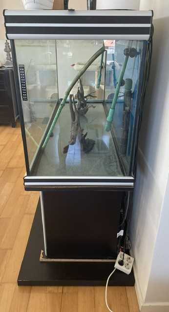 Vendo aquário Aquatlantis 150 cm com móvel - 200€