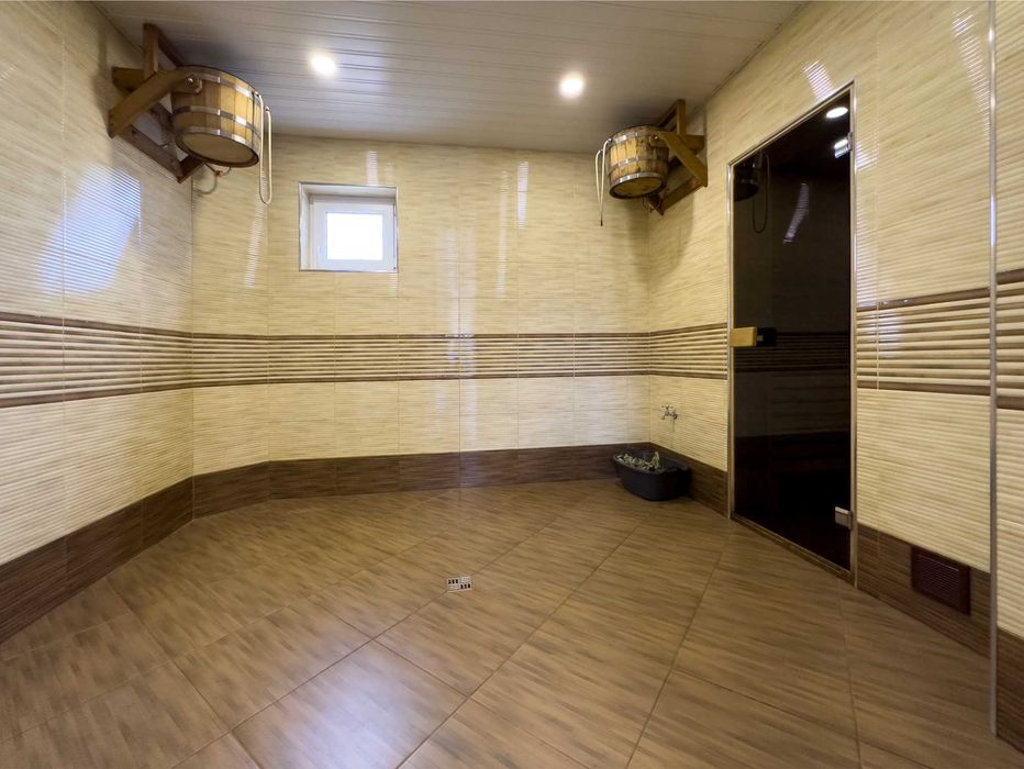 Продаж готелю в с.Підманове, Волинська область поруч з озером Світязь.