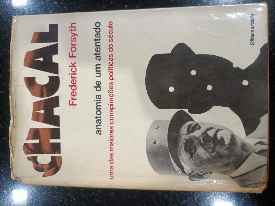 Vendo o livro O  Chacal