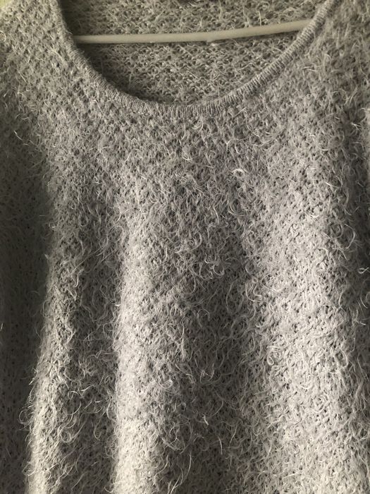 Jasno szary ciepły sweterek miś rozmair M Orsay