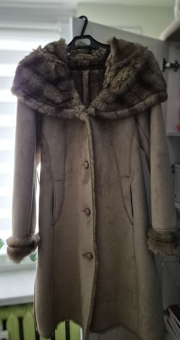 NOWY Kożuszek idealny na zimę, rozm 36 kolor beż