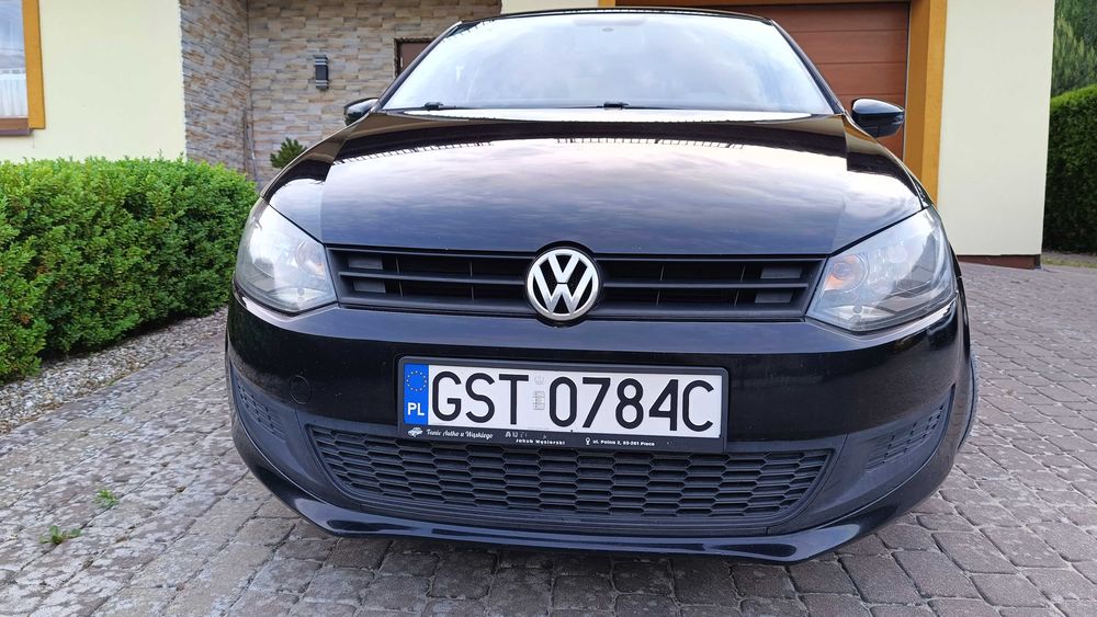 Volkswagen POLO 2010 czarny Climatronic niski przebieg