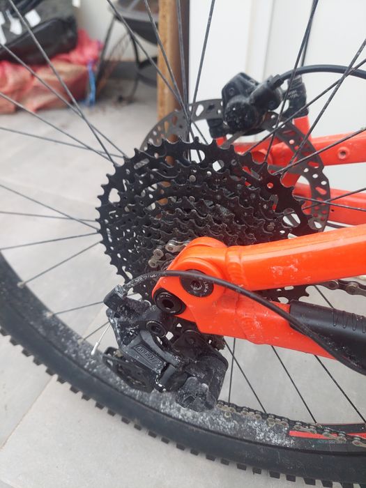 ROCKRIDER
Bicicleta BTT Elétrica Suspensão Total 29" E-EXPL 520 S Vermelho Vivo