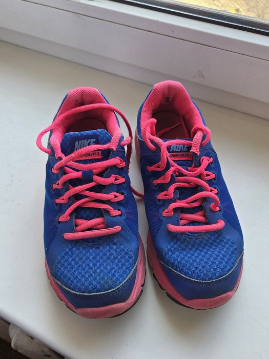 Кросівки найк Nike в гарному стані 36