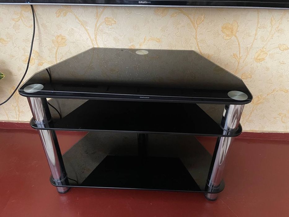 Тумба скляна під телевізор