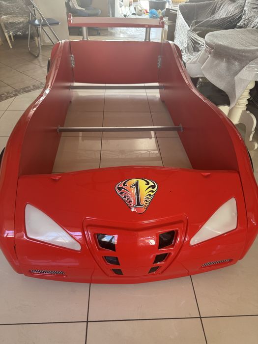 Детская кроватка- Ferari