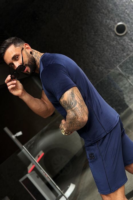 Komplet MĘSKI BG SILK | GRANATOWY

Ten komplet to coś więcej niż basic