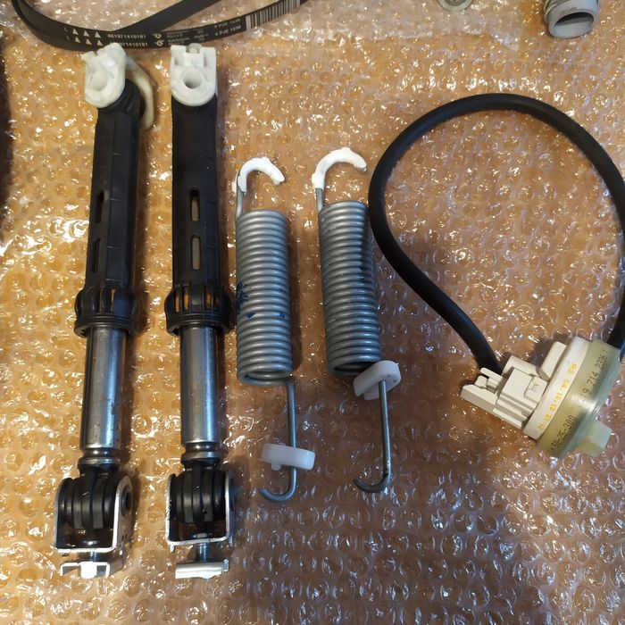 Części różne do pralki Whirlpool typu AWO/C , AWO/D.