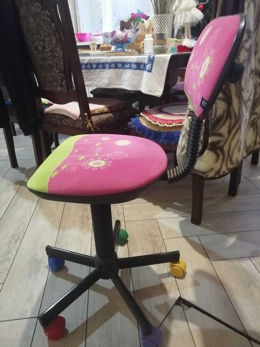Дитячий стул для навчання
