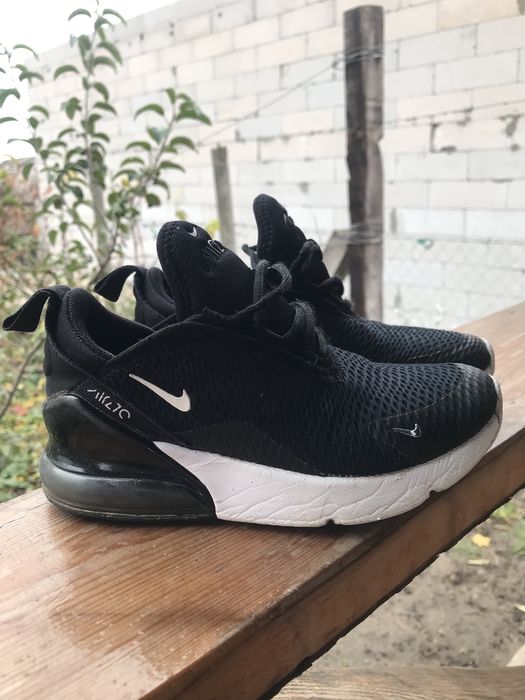 Кросівки Nike 270