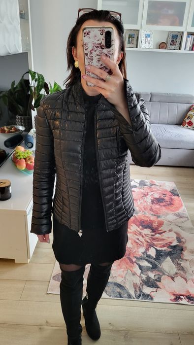 Kurtka Guess czarna pikowana rozmiar S