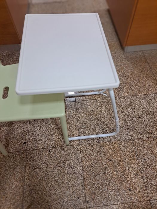 Venda de Mesa Auxiliar