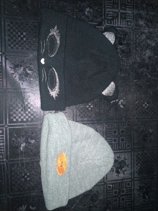 Gorros da (Claire's e da Sport Zone)