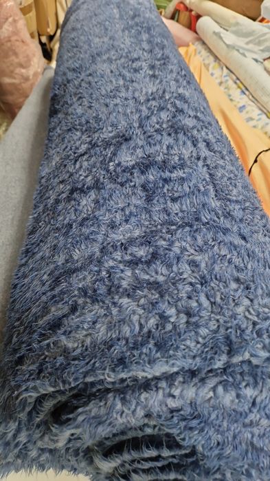 Futerko ciemny niebieski szer.150 cm.