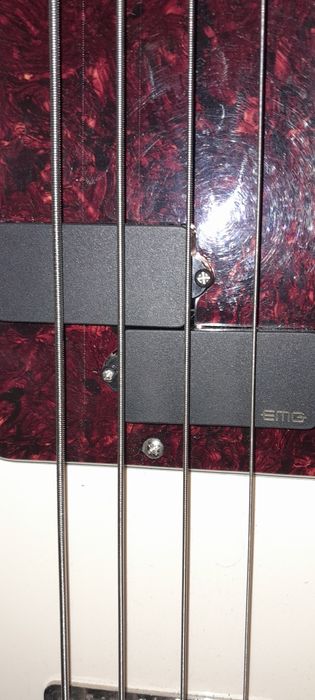 Gitara basowa fender squier precision bass.