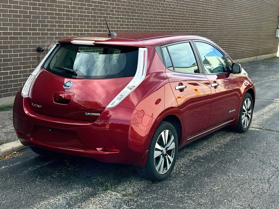 Nissan LEAF SL      2015