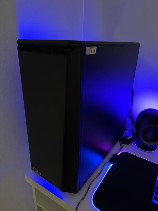 Komputer gamingowy G4M3R RTX2060 i5-9400f + monitor 24 cale