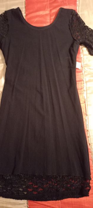 Vestido preto em renda