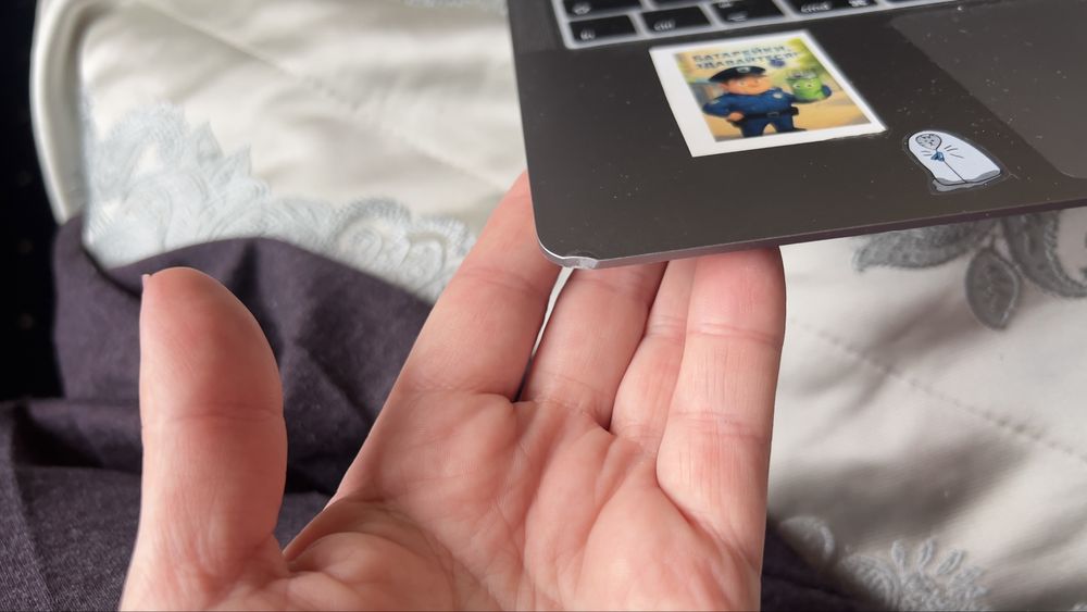 Продам mac book air 2018