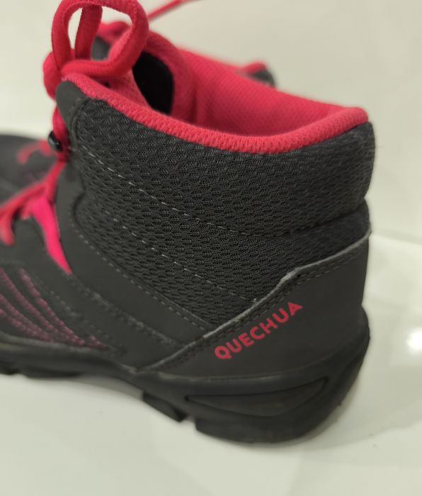 Botas Cinza da Quechua