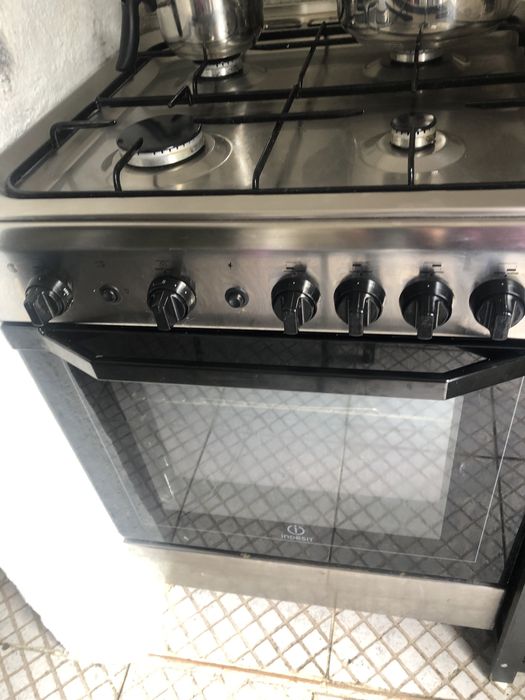 Mobília e eletrodomésticos