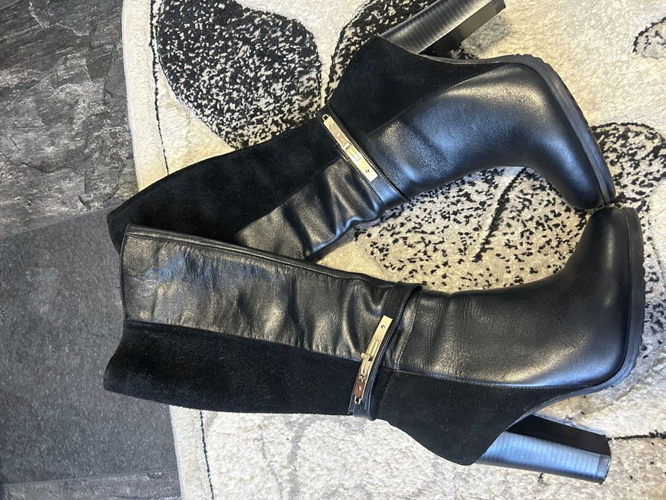 Взуття шкіряне зі встравкою замши