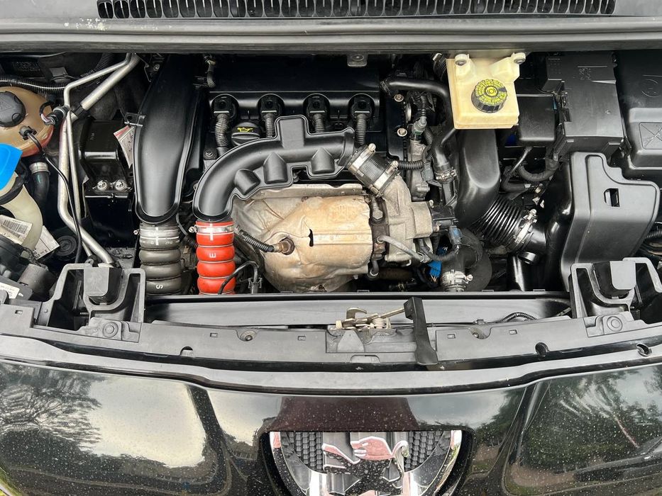 Продам Peugeot 5008 1.6 THP АВТОМАТ