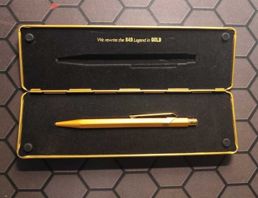 Caneta Caran D´Ache 849 GoldBar