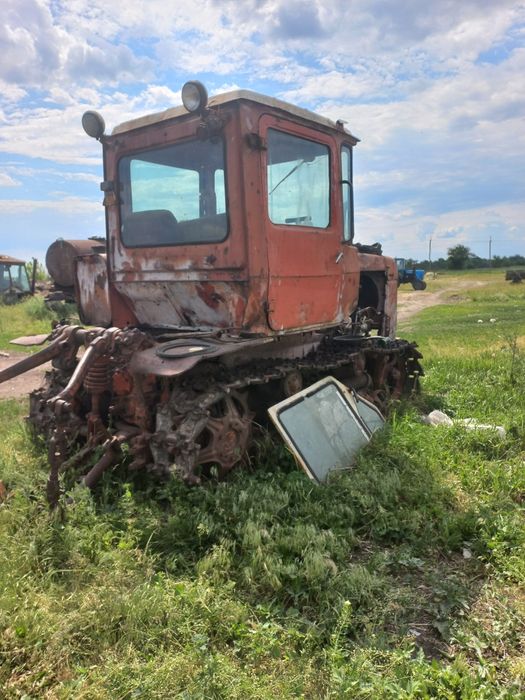 Продається дт 75